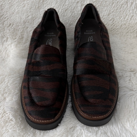 Softwaves Shoes - Elegant Women's Brown and Black Loafers